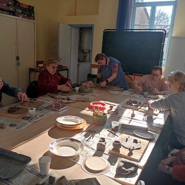 Coin seniors : atelier découverte de l’argile